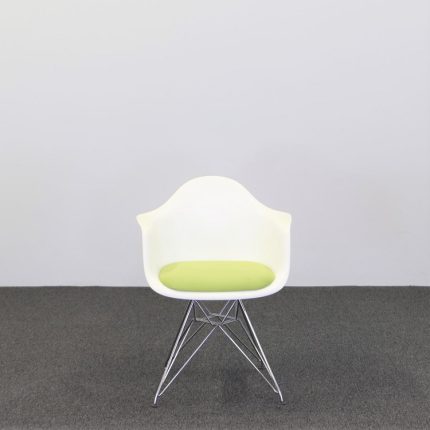 Karmstol Eames DAR | VITRA