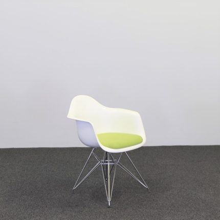 Karmstol Eames DAR