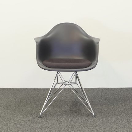 Karmstol Eames DAR | VITRA