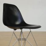 Stol Eames Fiberglass Side Chair DSR | VITRA