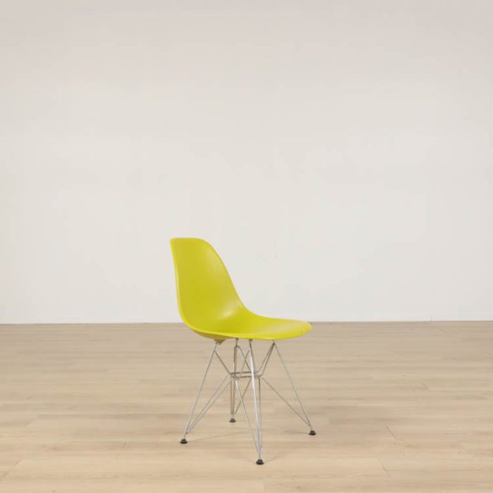 Stol Eames Fiberglass Side Chair DSR | VITRA